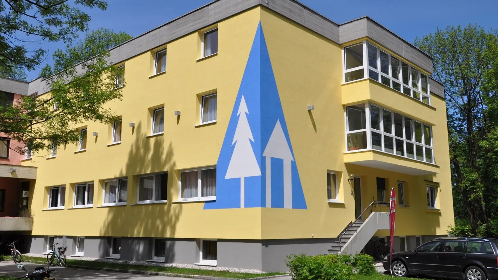 Eduard-Heinrich-Haus, Hostel location